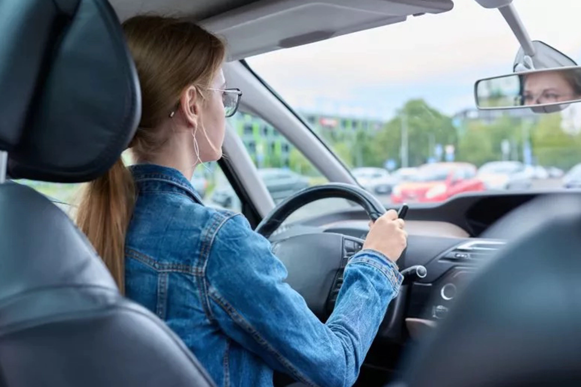 Insurance Coverage for Cracked Windshield Repair: What You Need To Know